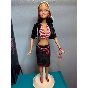 Barbie 2010 I Love Valentine’s Restyled
